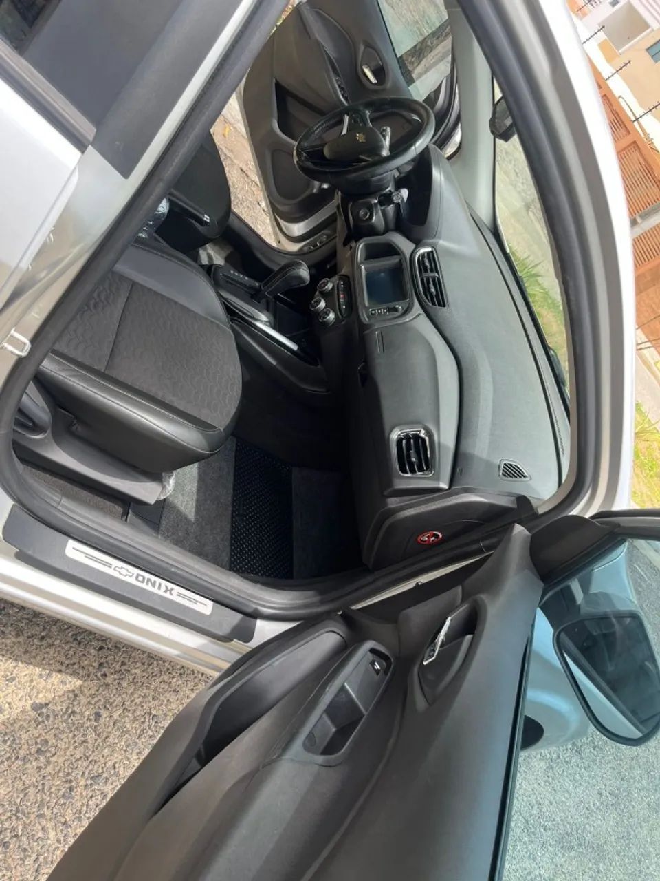 Chevrolet Onix Hatch LTZ 1.4 8V Flex Aut. 4P 2017 - Foto 8