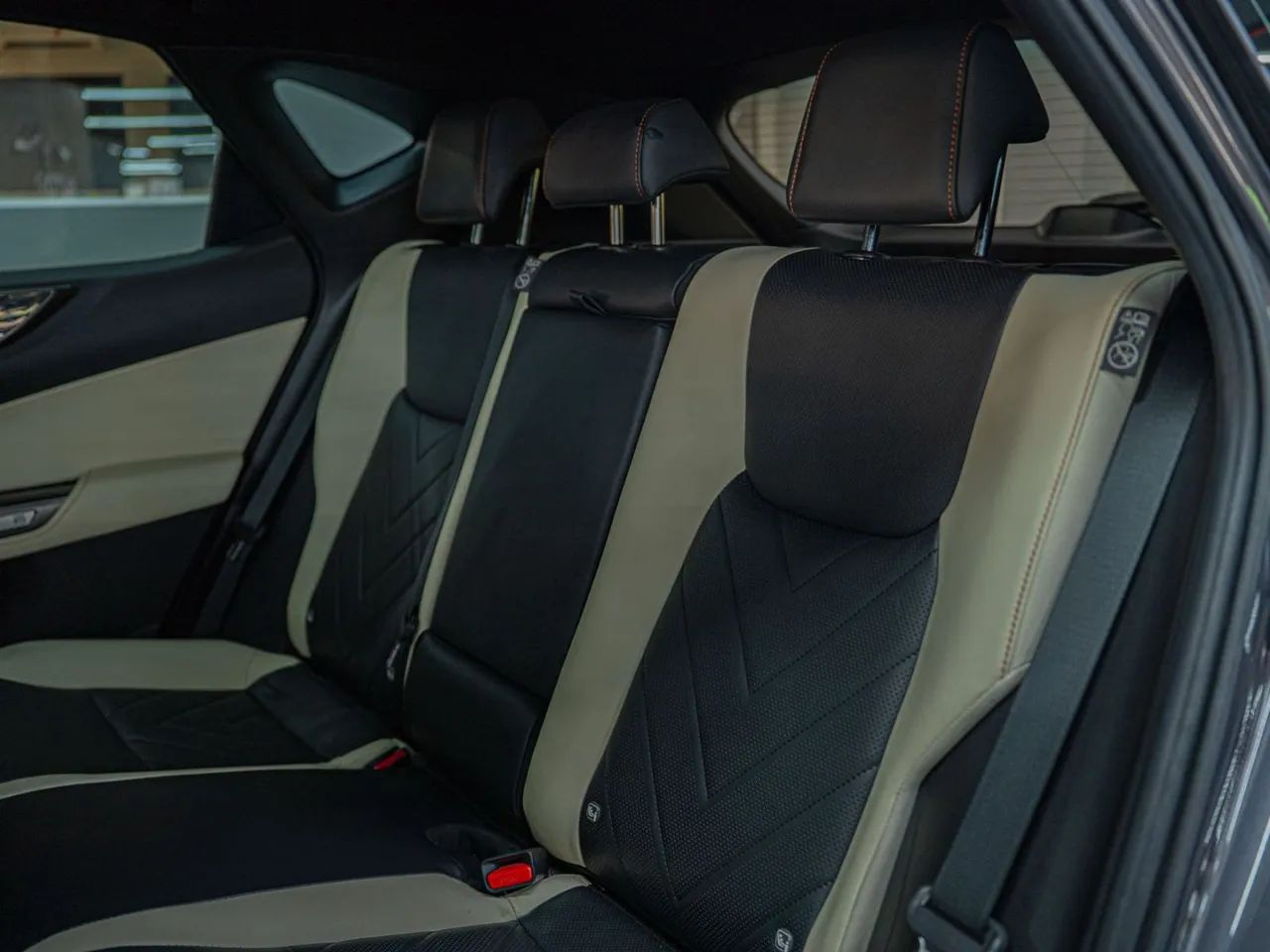 Lexus NX-350h Luxury 2.5 16V Aut. (hybrid), foto 10 de 17