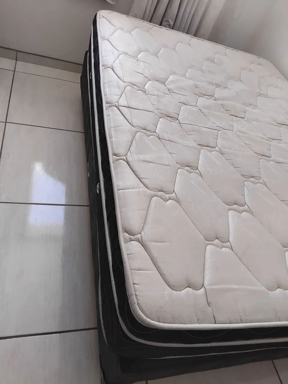Cama casal box c/ colchão 