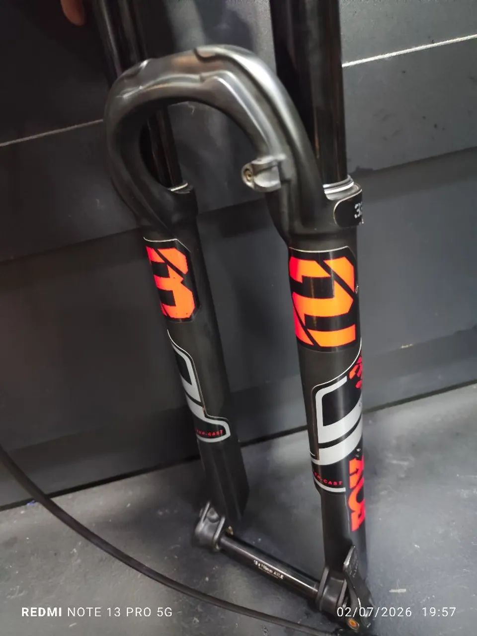 Suspensão FOX 32 step-cast a ar aro 29  - Foto 3