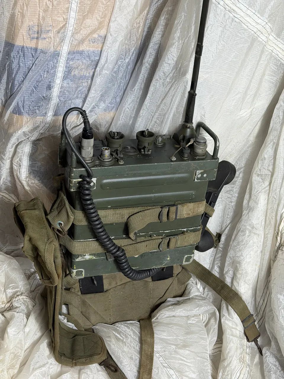 Rádio militar EB RY20 funcionando