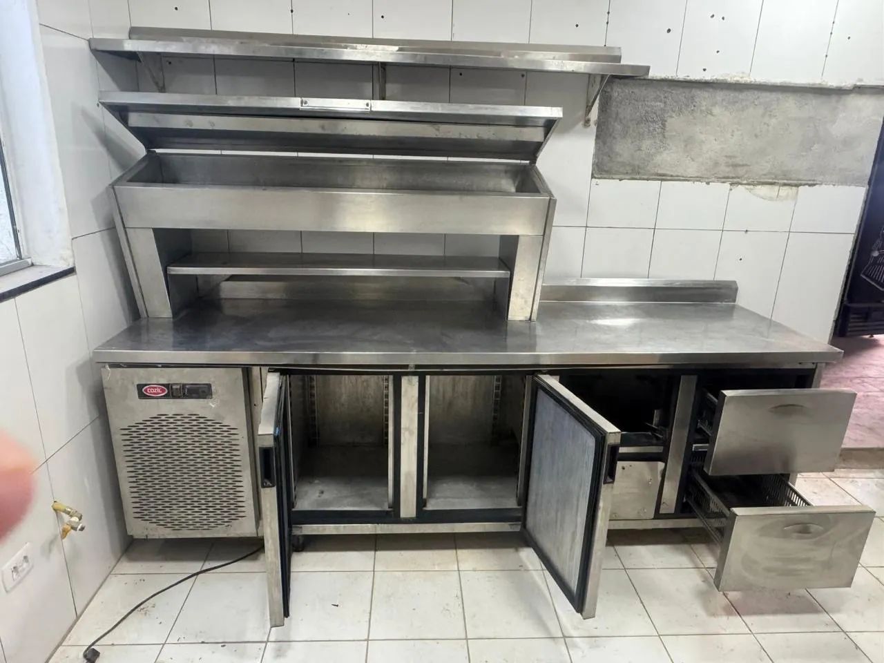 BALCÃO REFRIGERADO COM CONDIMENTADORA COZIL  - Foto 3
