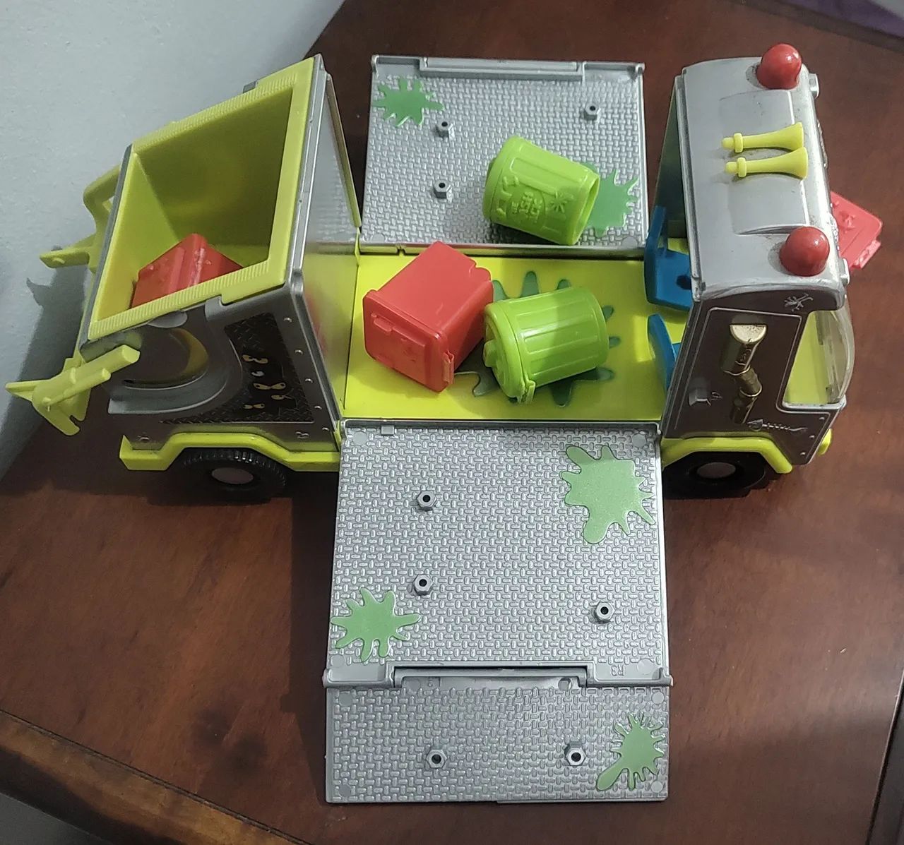 Caminhão de Lixo Trash Pack da marca DTC.  - Foto 5