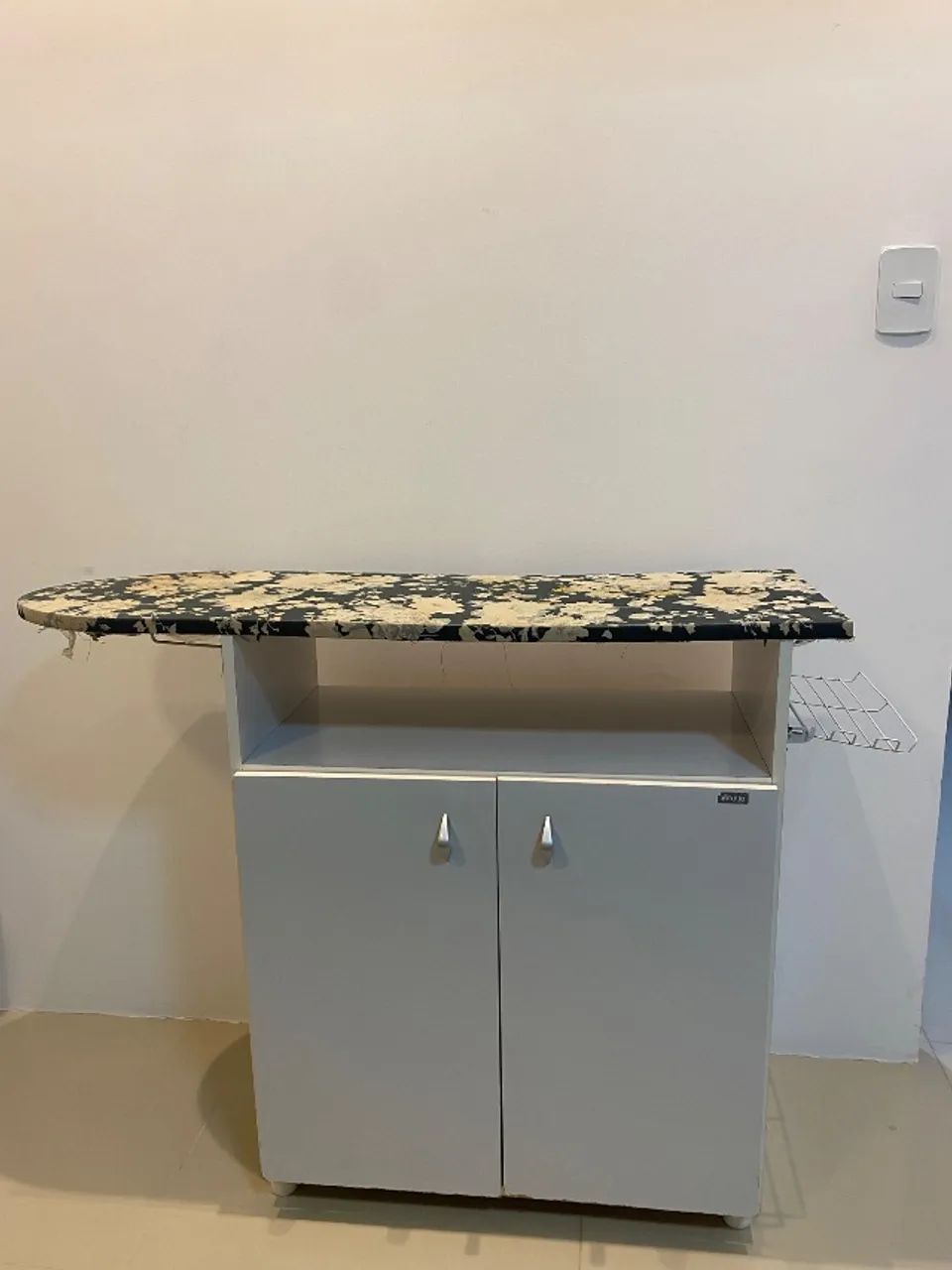 Tábua/móvel de passar roupa