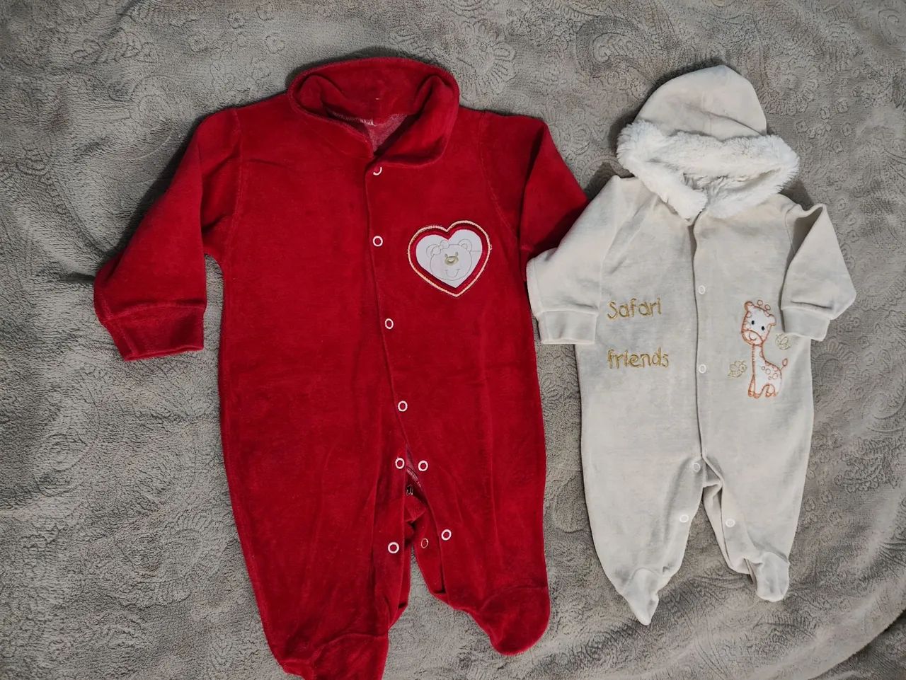 Lote de roupas de bebê unissex e bebe conforto  - Foto 2