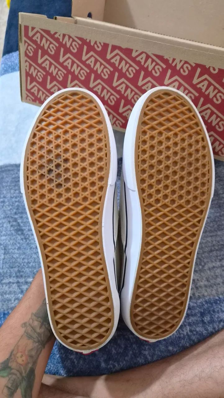 Tênis vans slip creme - Foto 4