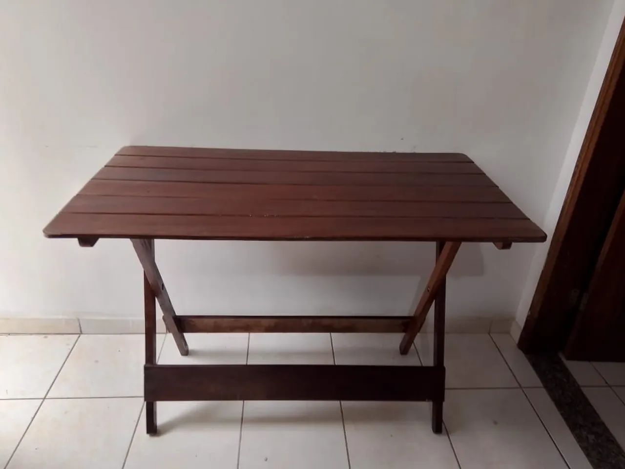 Mesa e cadeiras 4 de madeira  - Foto 2