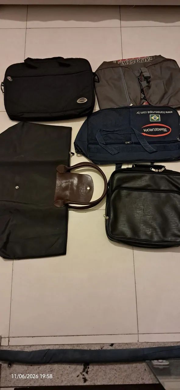 Bolsa viagem e notebook