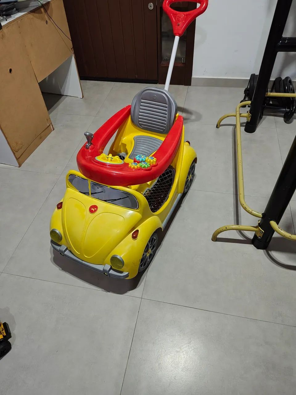 Carro de brinquedo infantil com pedal - Foto 2