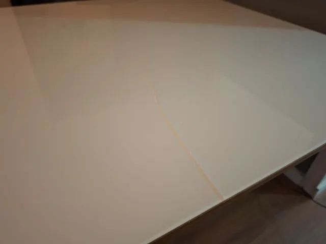 Mesa de Jantar com tampo de vidro e base de madeira maciça - Foto 2