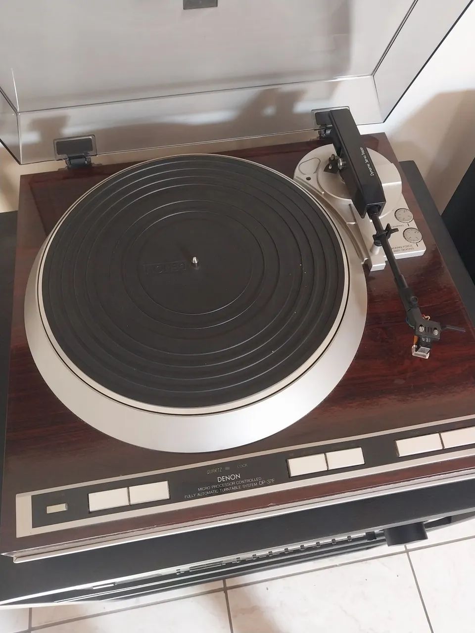 Toca discos Denon DP 37F super conservado  - Foto 2