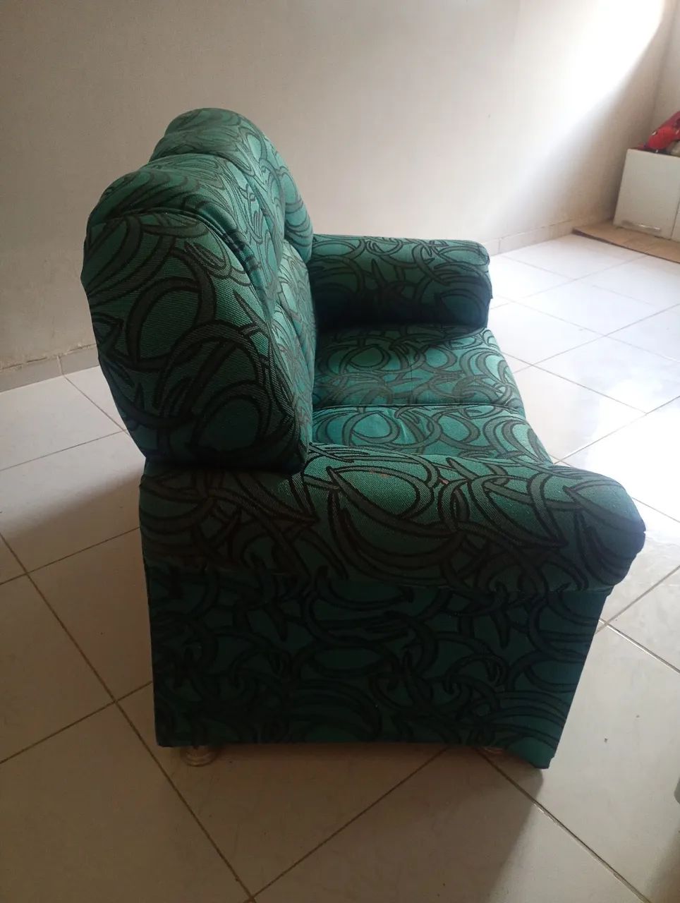 Sofá pequeno de 2 lugares - Foto 2