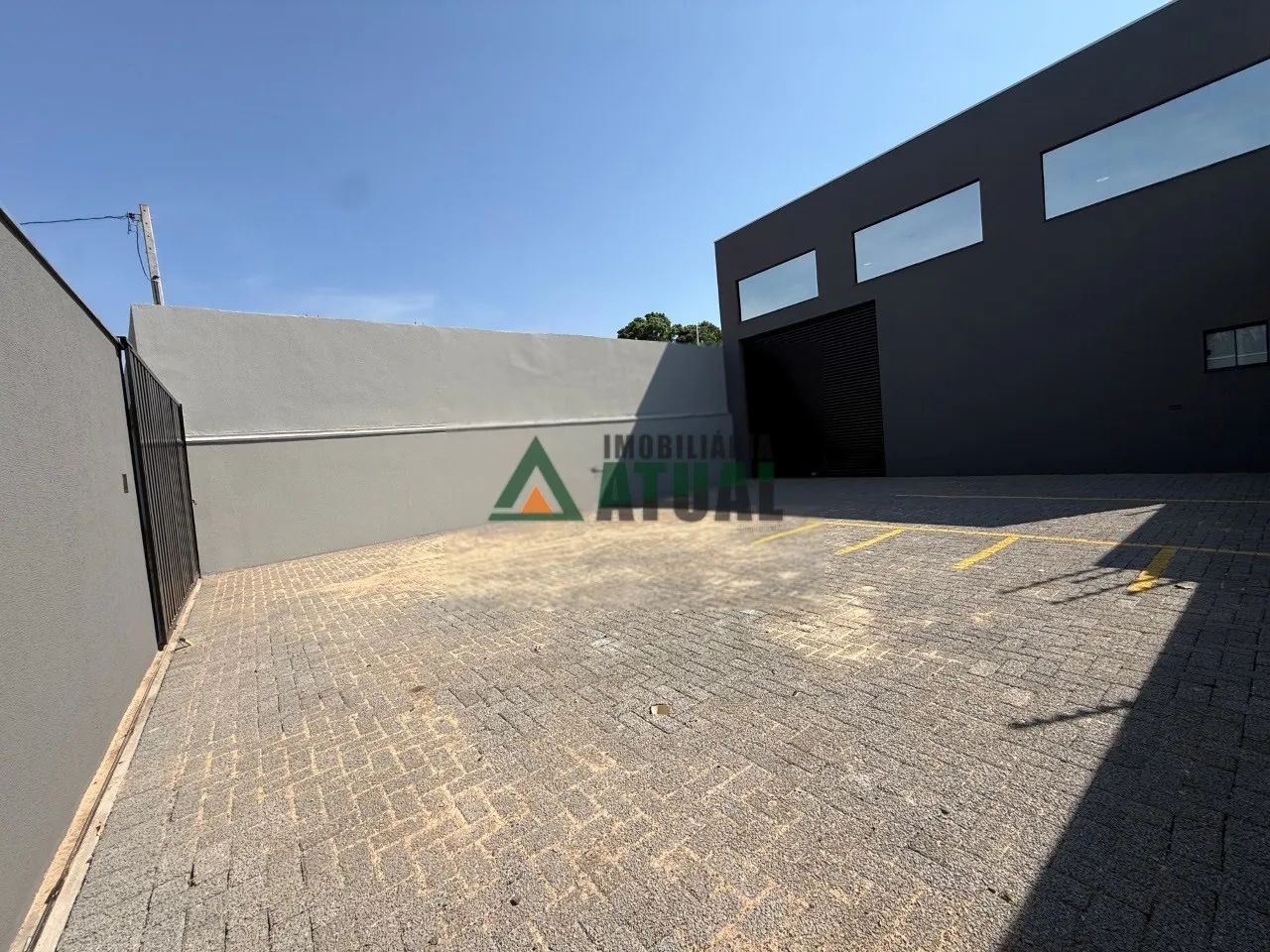 GALPÃO COMERCIAL COM 129M2 NA REGIÃO NORTE DE LONDRINA - Foto 3