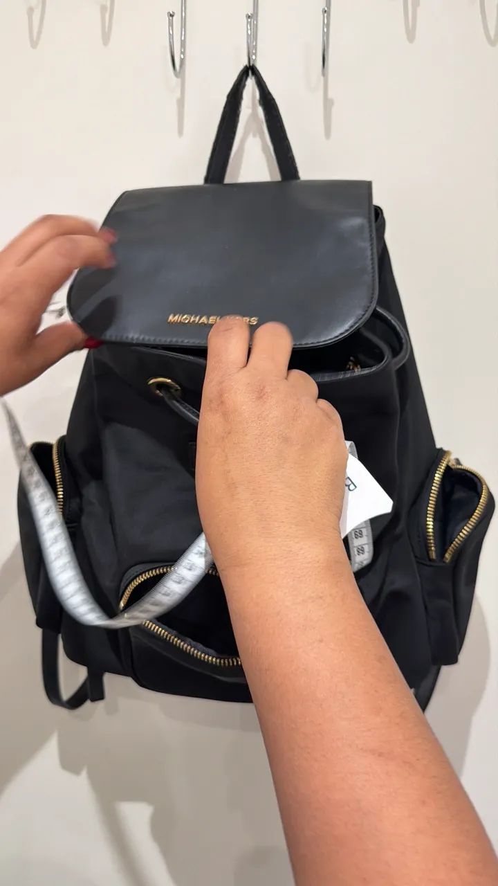 Mochila Michael Kors Preta  - Foto 5