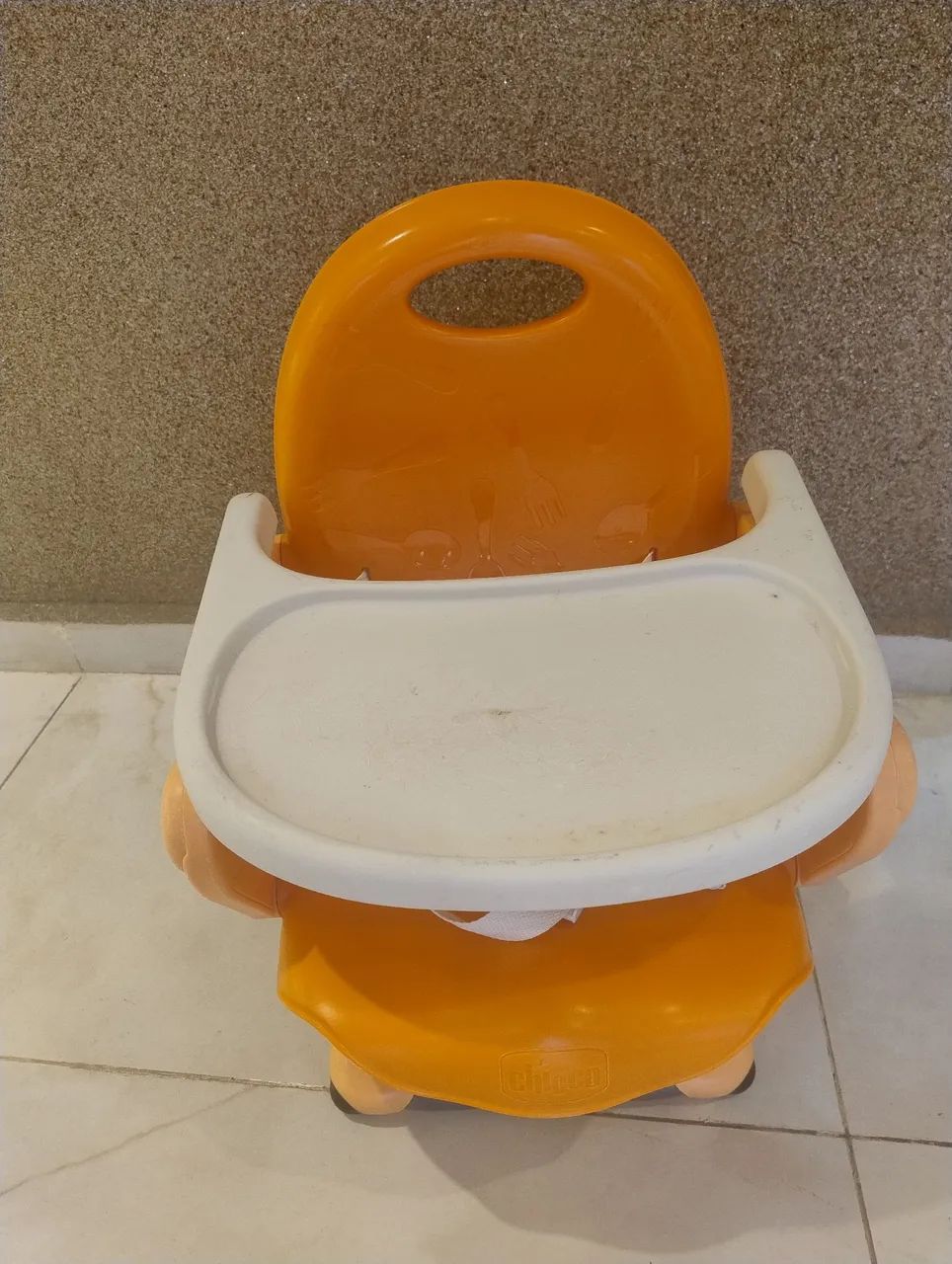 Cadeira alimentacao da marca Chicco.