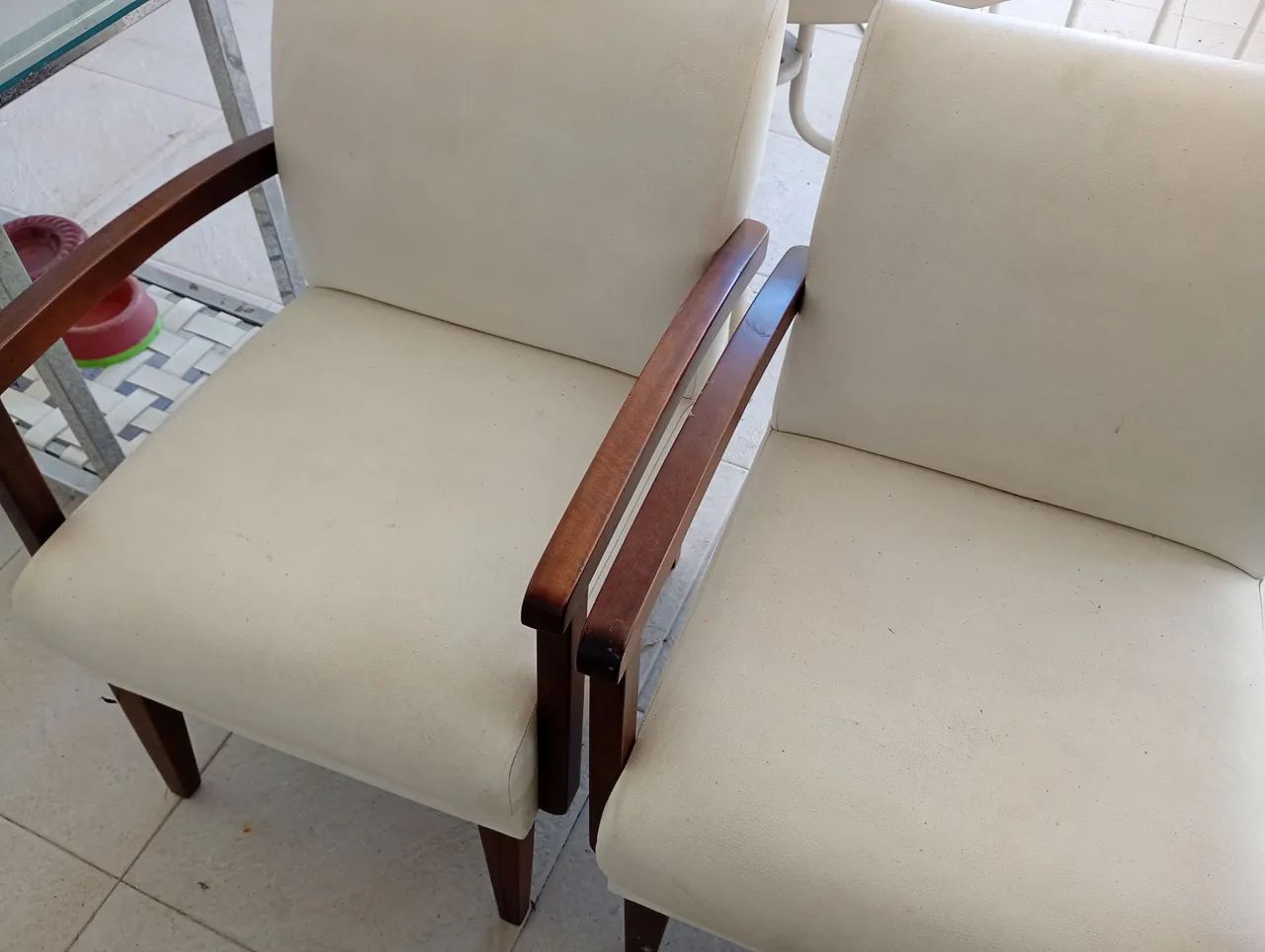 Poltronas de 1 pessoa, em couro.  - Foto 2