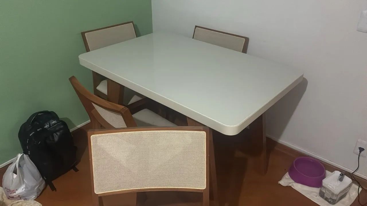 Mesa de jantar 4 lugares