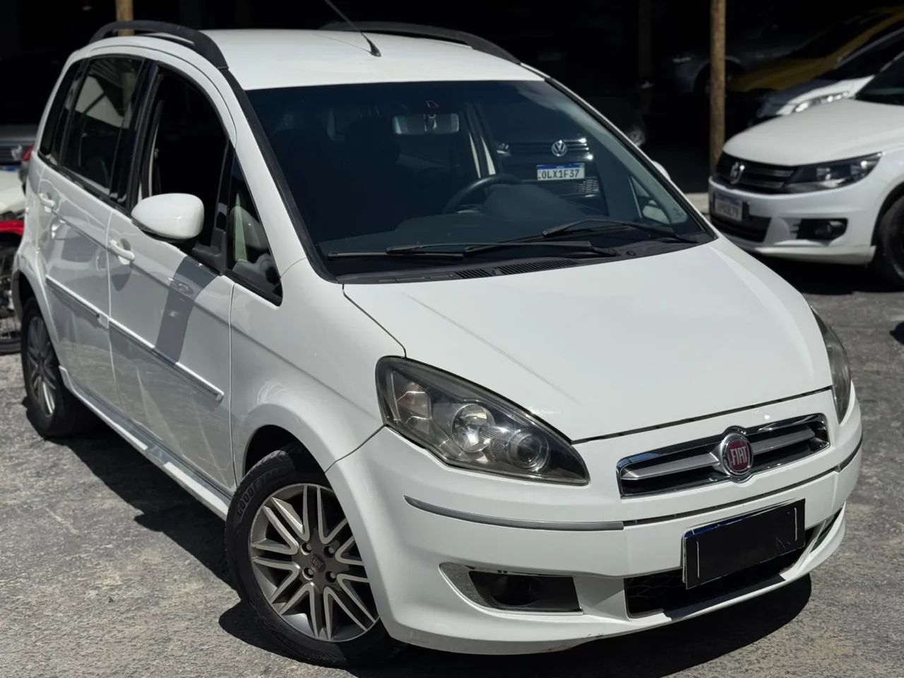 Fiat Idea Sporting 1.8 Flex 16V 5P 2012 - Foto 3