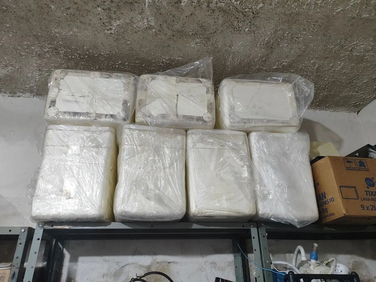 Vendo 15 cxs de isopor 28 litros 