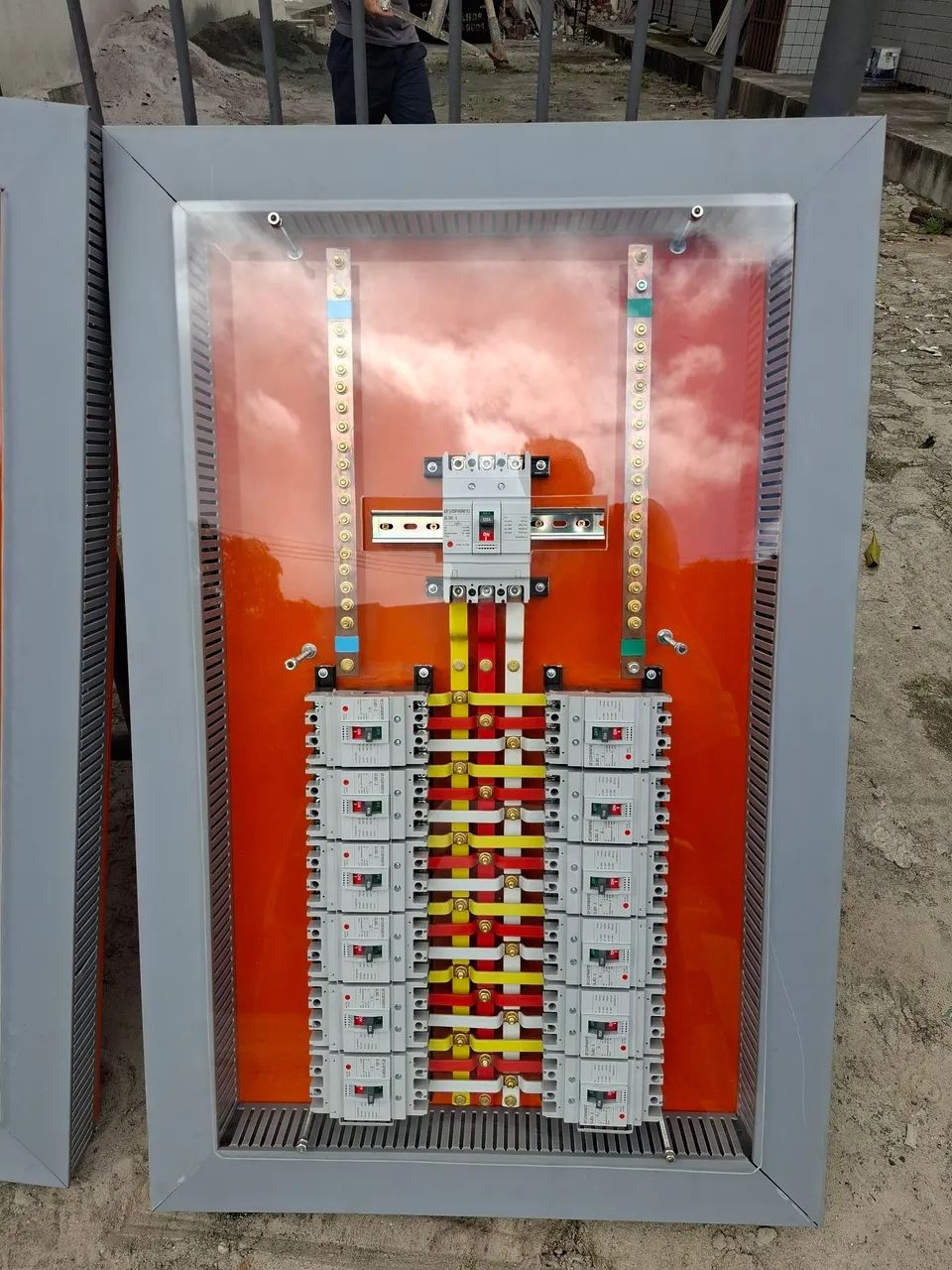 Montagem de quadros elétricos 