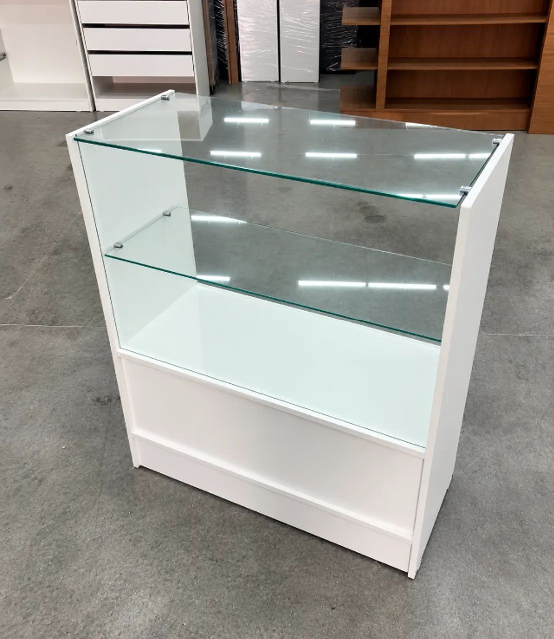 BALCÃO FECHADO VITRINE COM VIDRO SUPERIOR E PRATELEIRA DE VIDRO - 100% MDF  - Foto 2