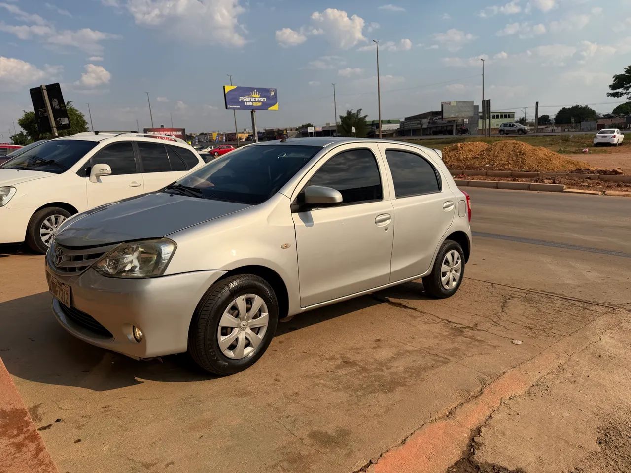 Toyota Etios ETIOS X 1.3 Flex 16V 5p Mec. 2015