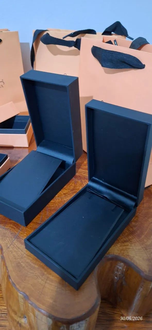 Lote 8 itens - caixas e sacolas Vivara e Vivara Life - Foto 4