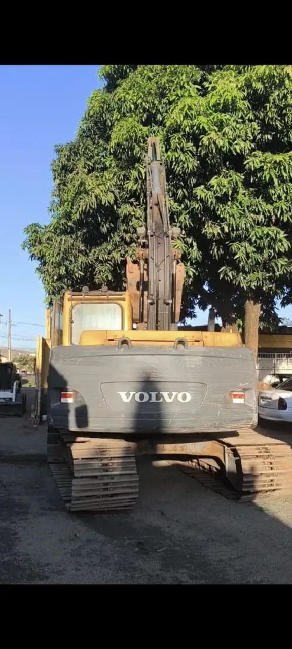 Escavadeira VOLVO EC140 Ano  2010 - Foto 5