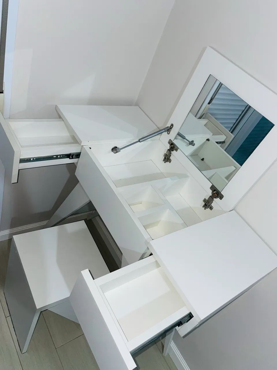 Dressing Table467357324532797440