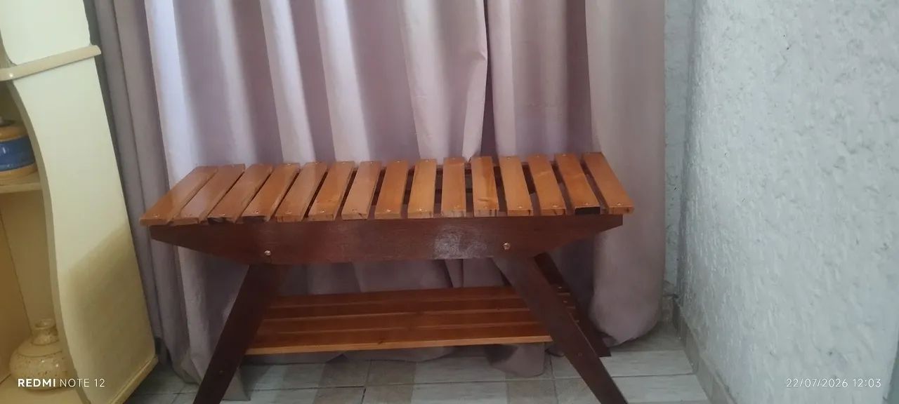 Banqueta sapateira 