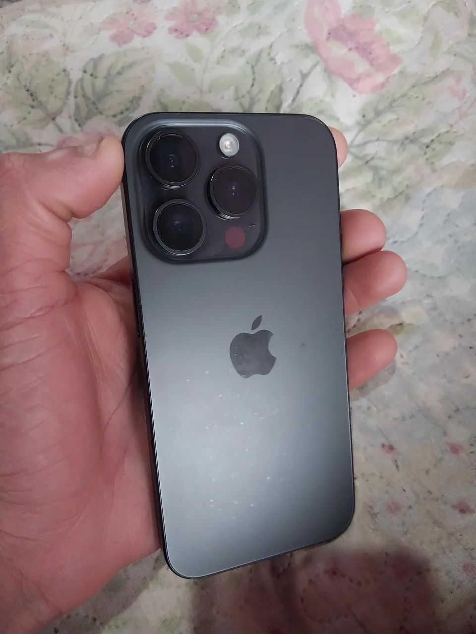 iPHONE 15 PRO 