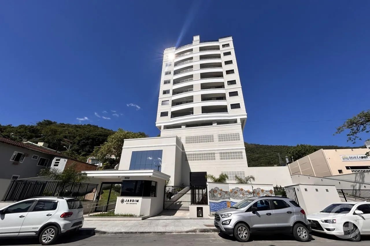 Conforto e funcionalidade em um apartamento semimobiliado em Florianópolis - Foto 2