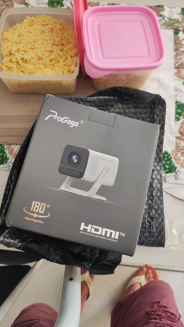 PROJETOR COM ANDROID ATE 120 POLEGADAS 