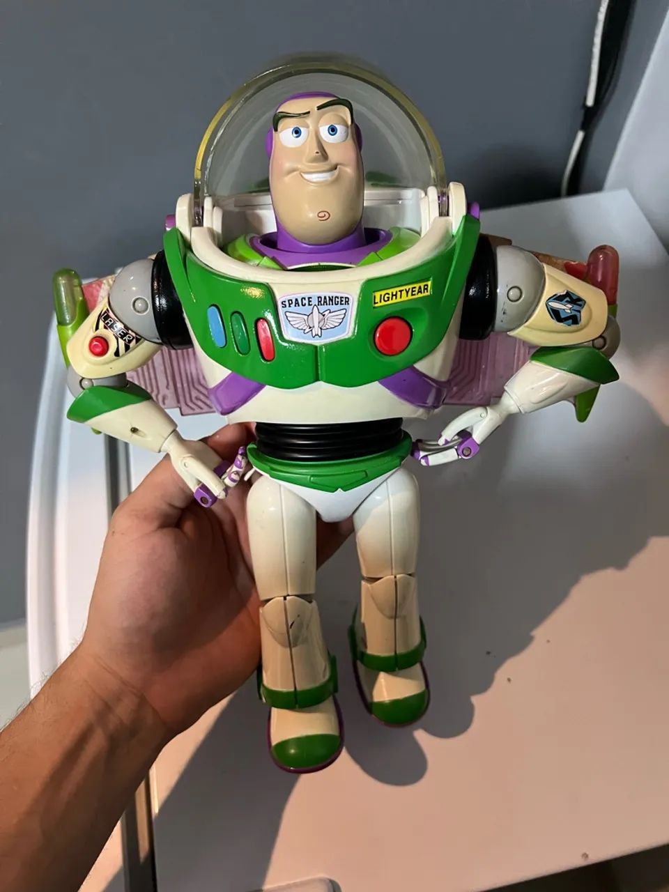 Buzz Lightyear fala em português 