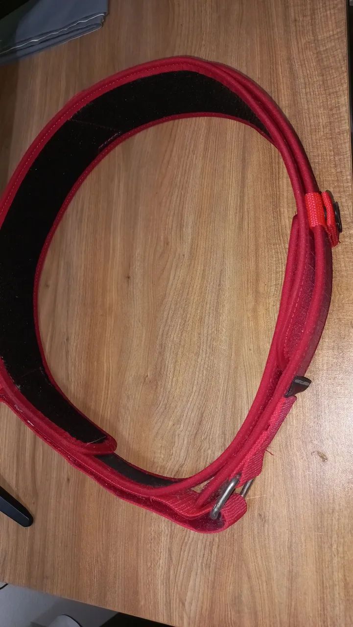 Cinto fire de rapina militar vermelho.