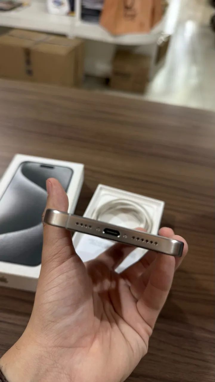 iPhone 15 Pro Max 256GB Titânio Branco | Impecável | Caixa + Cabo Original - Foto 5