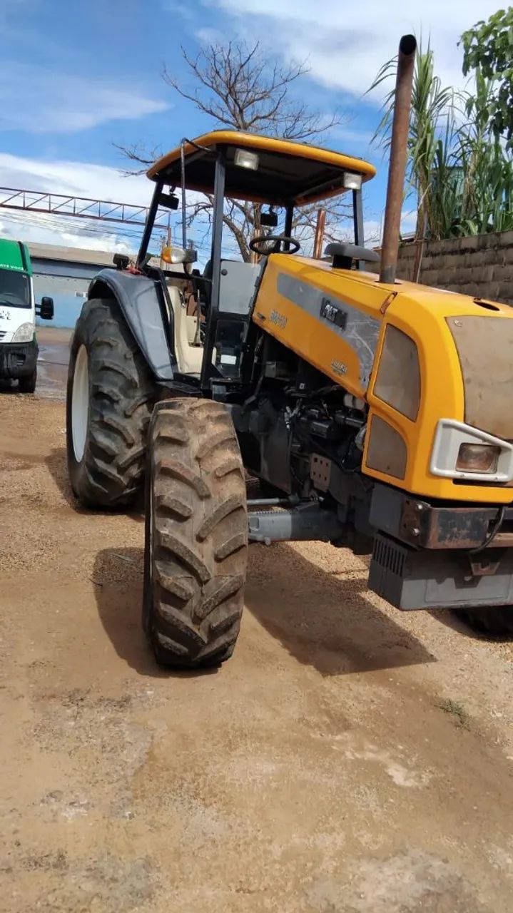 Trator VALTRA BM 110 4x4 - Foto 2