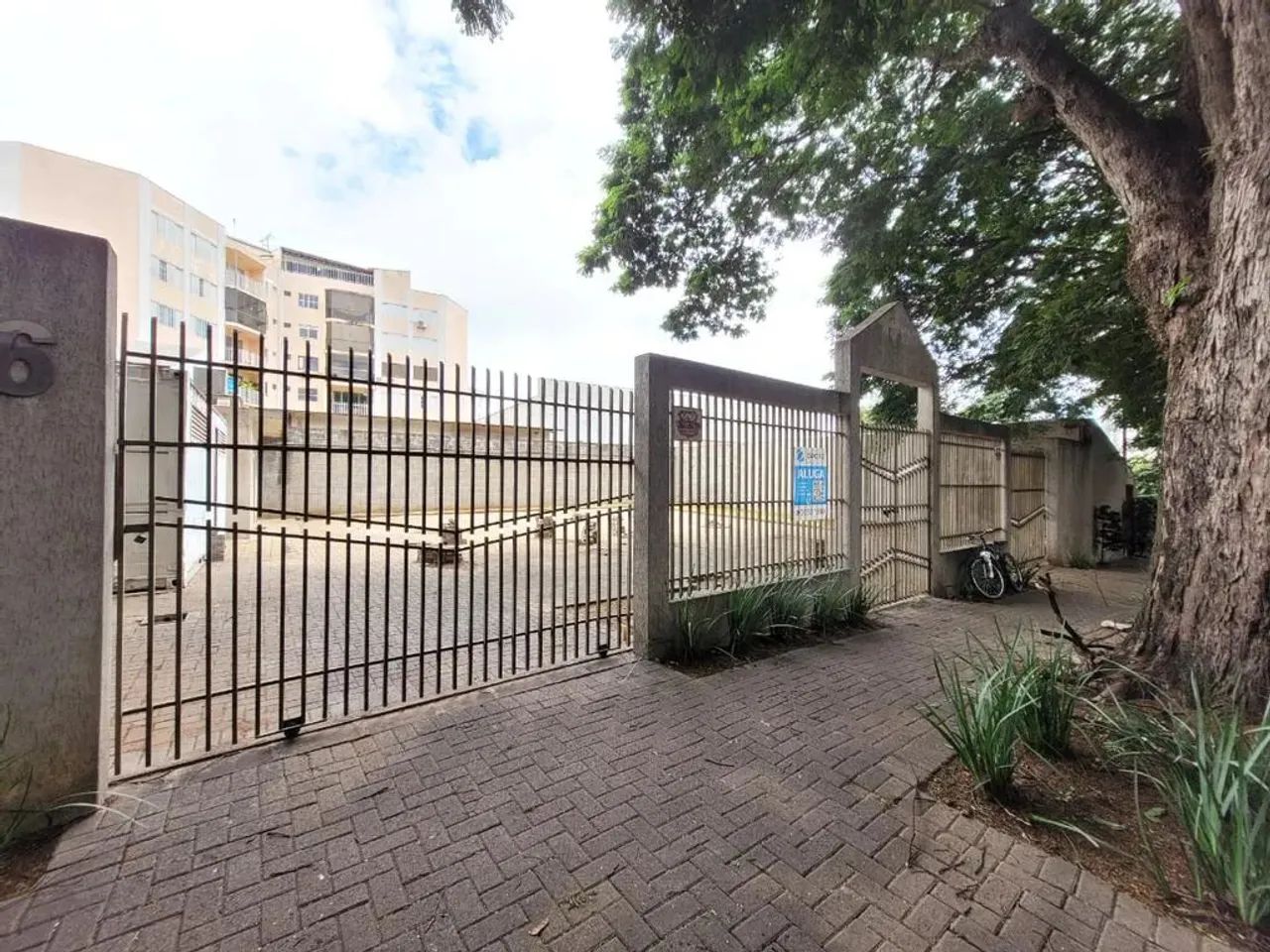 Terreno para alugar em Maringá, Zona 04, com 26.85 m²