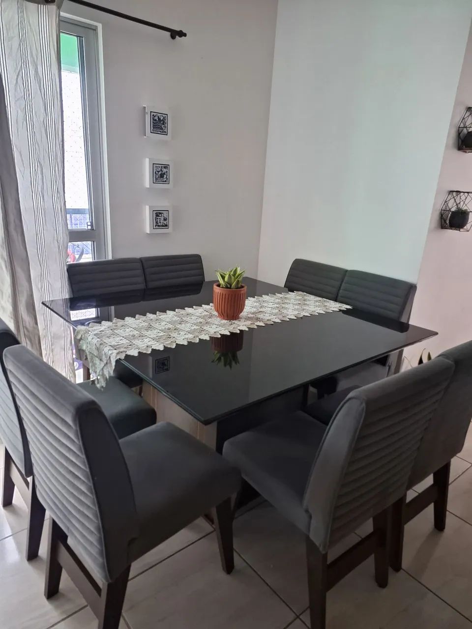 Conjunto  de mesa sala de jantar 8 cadeiras