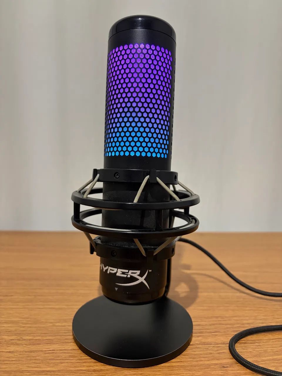 Microfone HyperX QuadCast S RGB + braço articulado - Foto 4