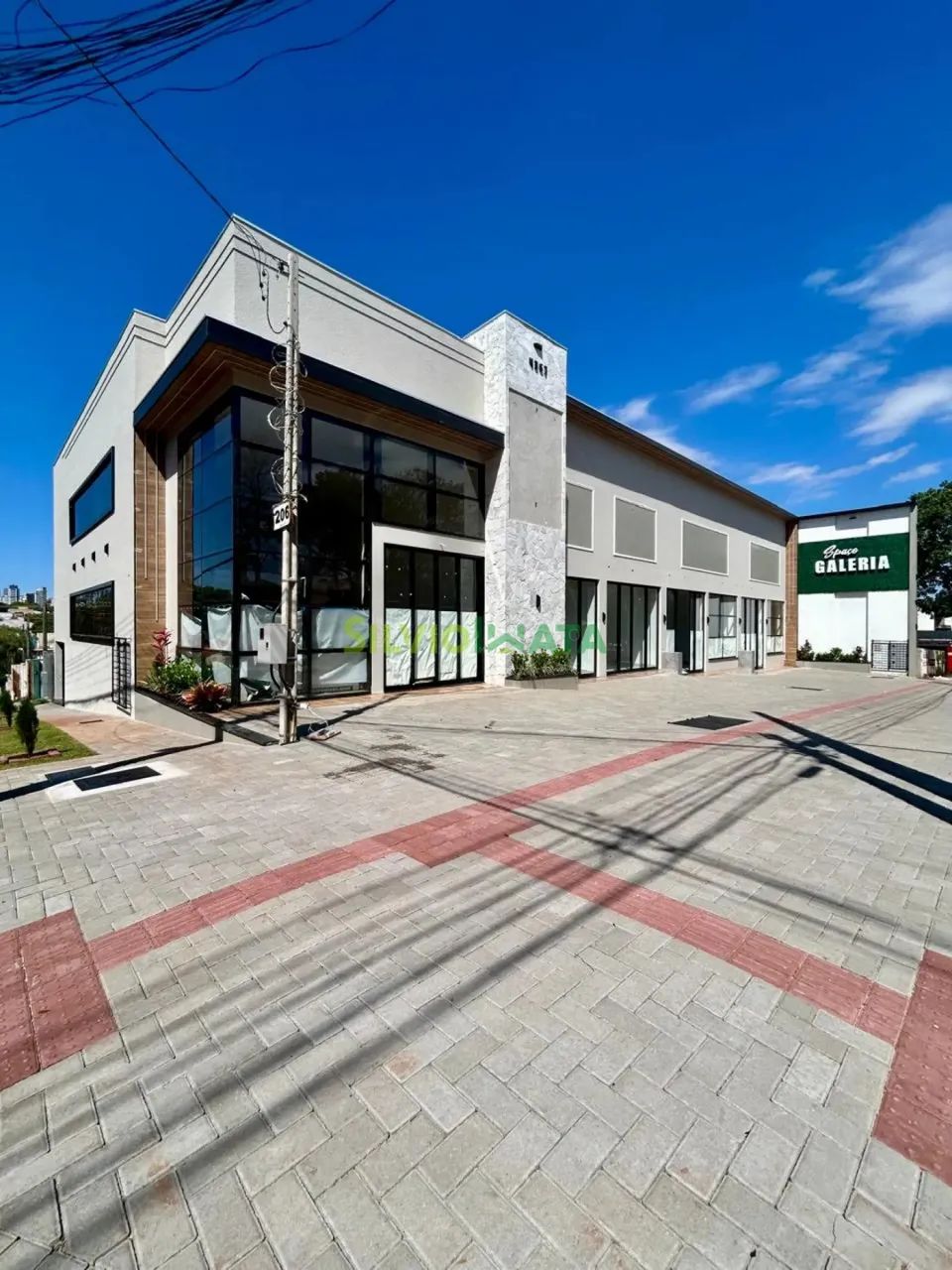 Sala Comercial Nova para Locação na Av. Dr. Alexandre Rasgulaeff Maringá