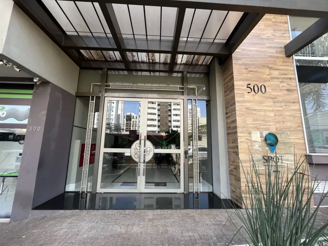 Apartamento disponível no Edifício Spot Centro Residence para locação com 2 quartos e 1 su