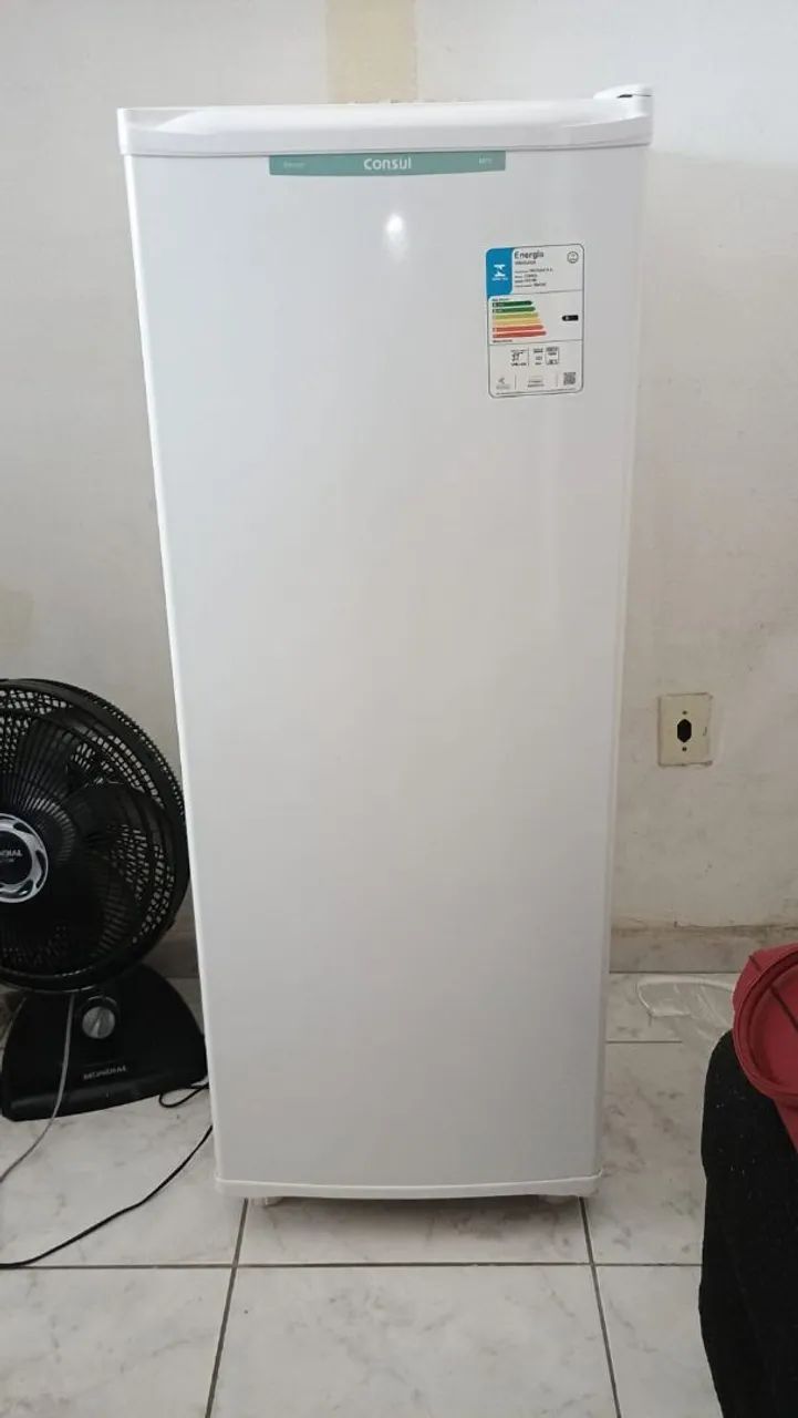 Freezer vertical 121L 