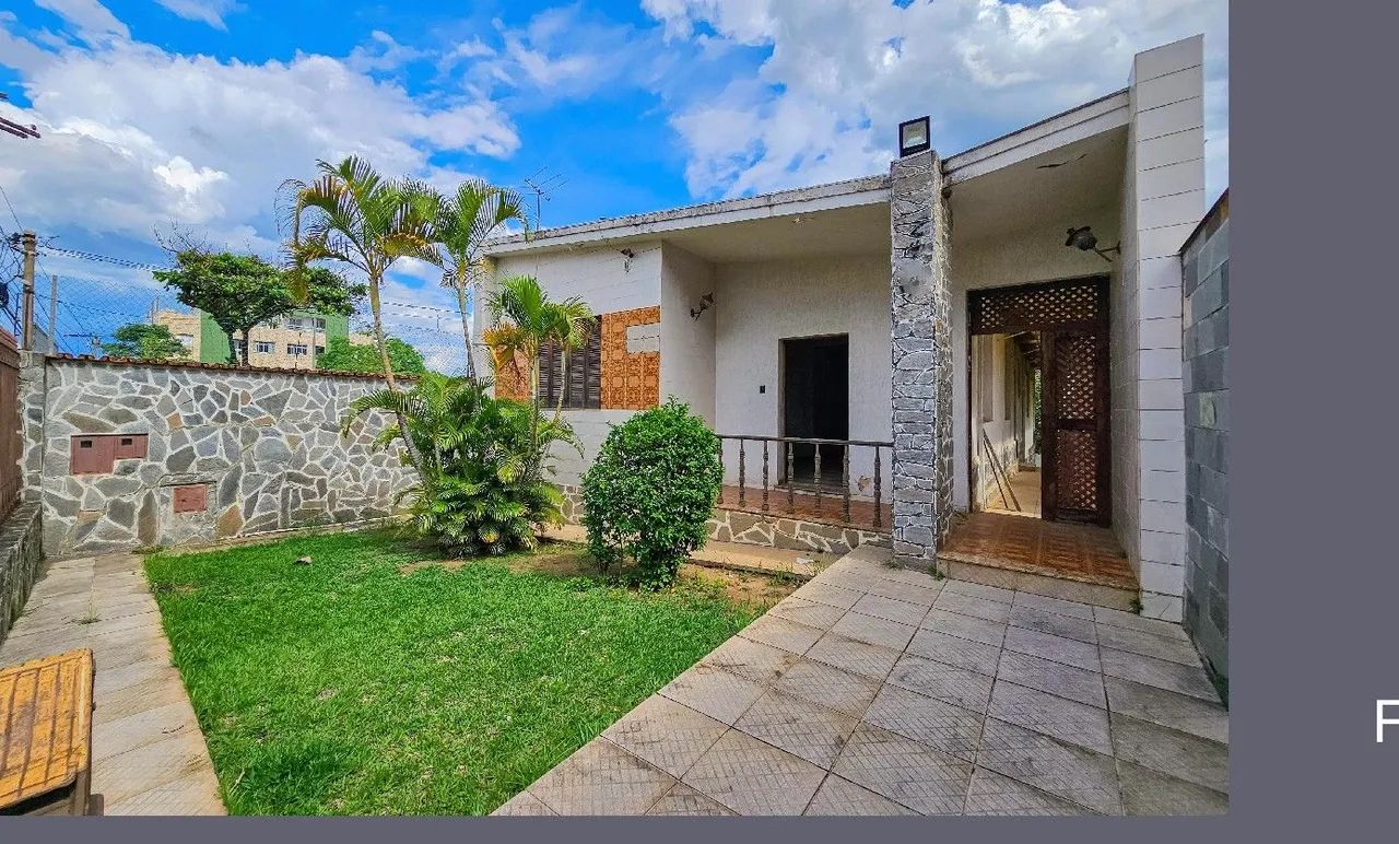 3 lotes com casa no Pompéia 