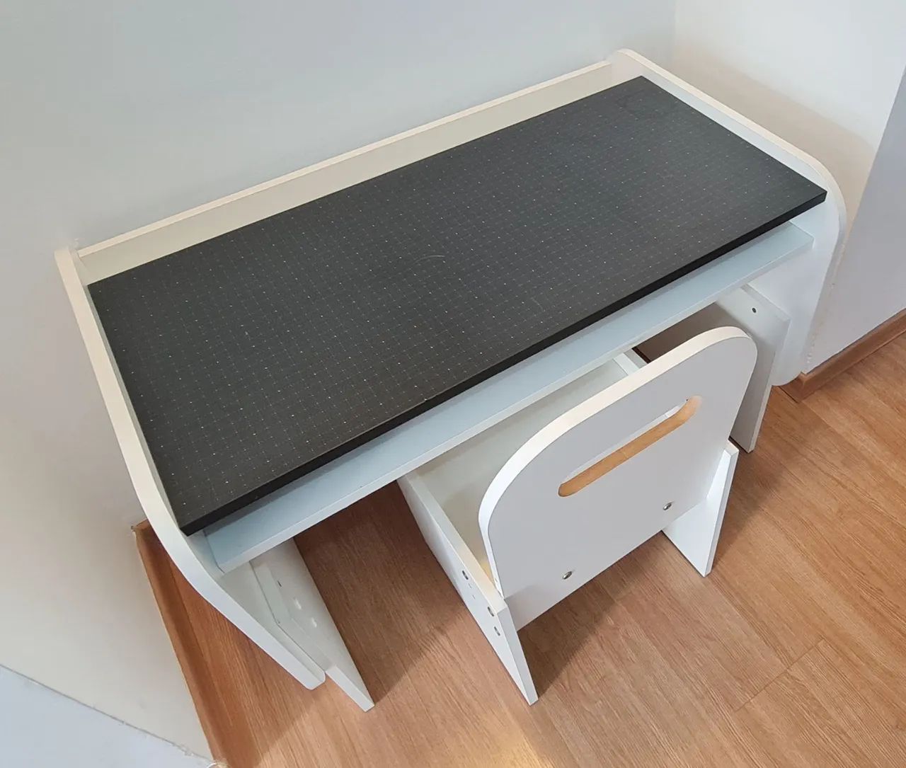 Kit Mesa Grande Com Cadeira Infantil Com Regulagem - Foto 4
