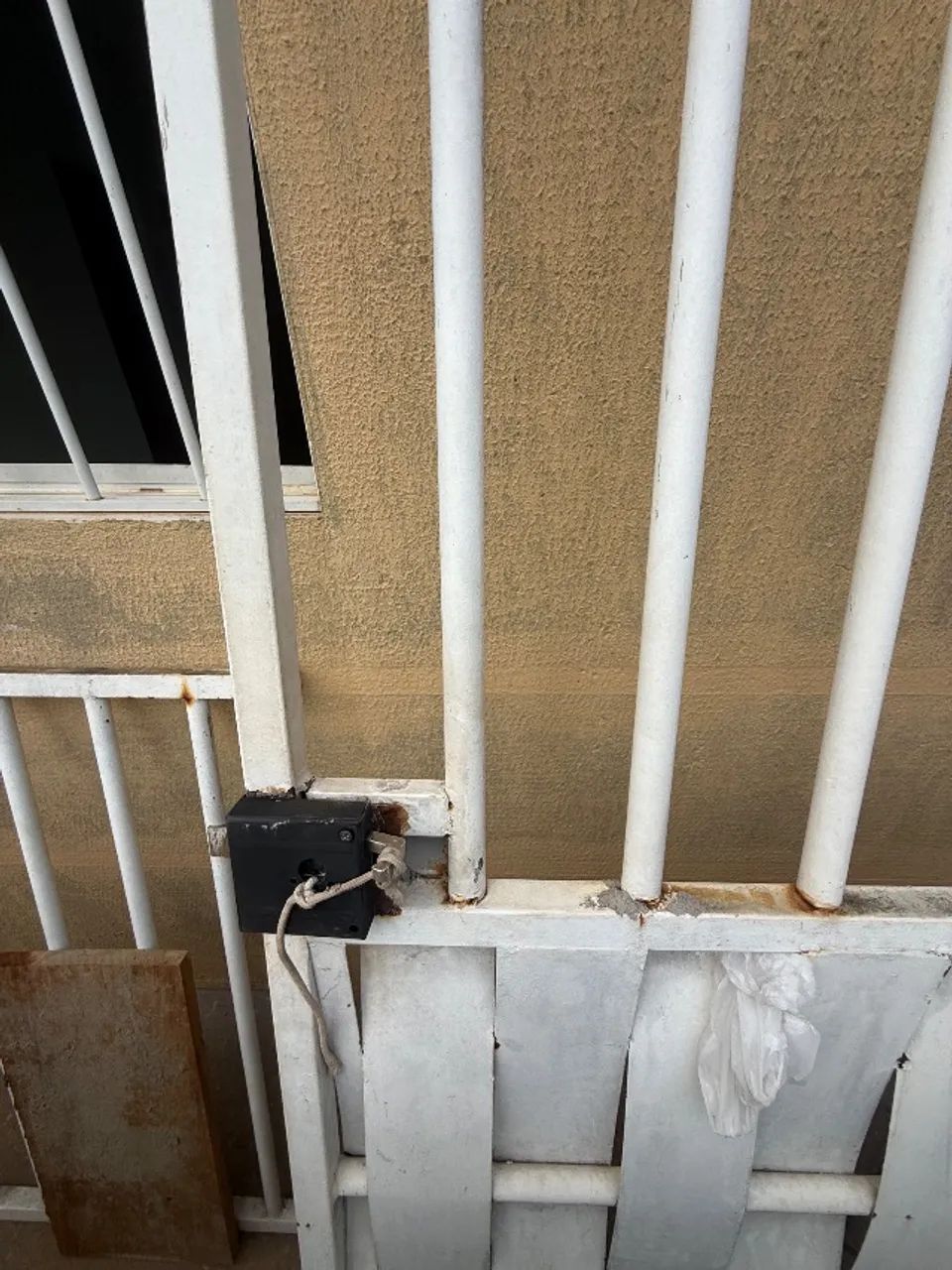 Conjunto de portões e grade - Foto 4
