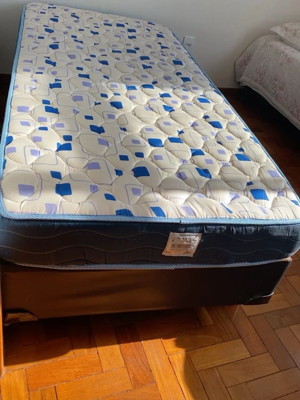 Cama solteiro colchão e box 