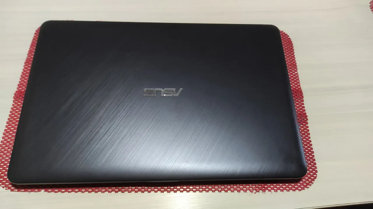 Notebook Asus X200m Intel Celeron / HD 512 / 2GB Ram / Tela 11,6