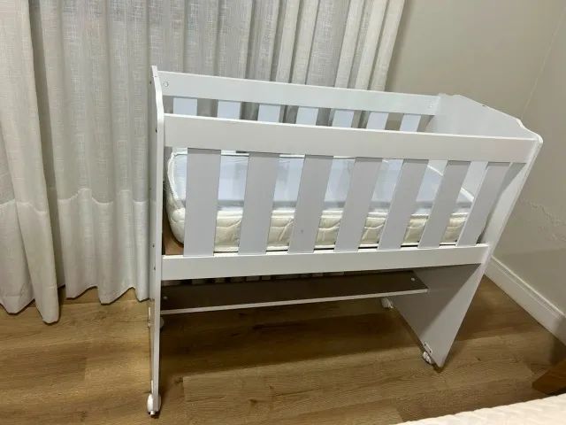 Mini berço mdf branco com rodinhas acompanha colchão Ortobom - Foto 5