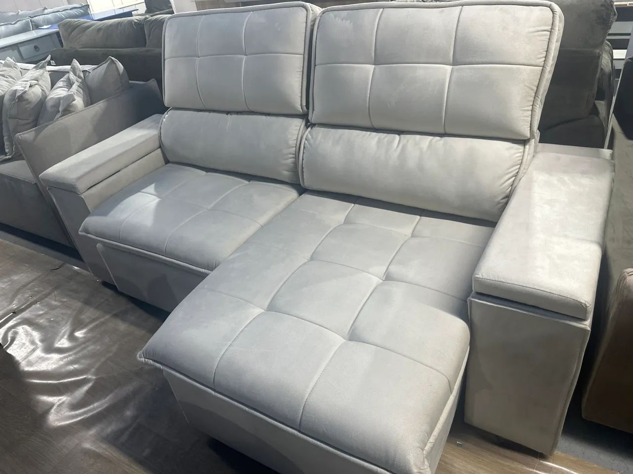 Sofá retrátil e reclinável 2,10 com porta copos / NOVO  - Foto 3